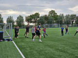 Laatste training S.K.N.W.K. JO11-1JM (partijtje tegen de ouders) van maandag 27 mei 2024 (70/137)